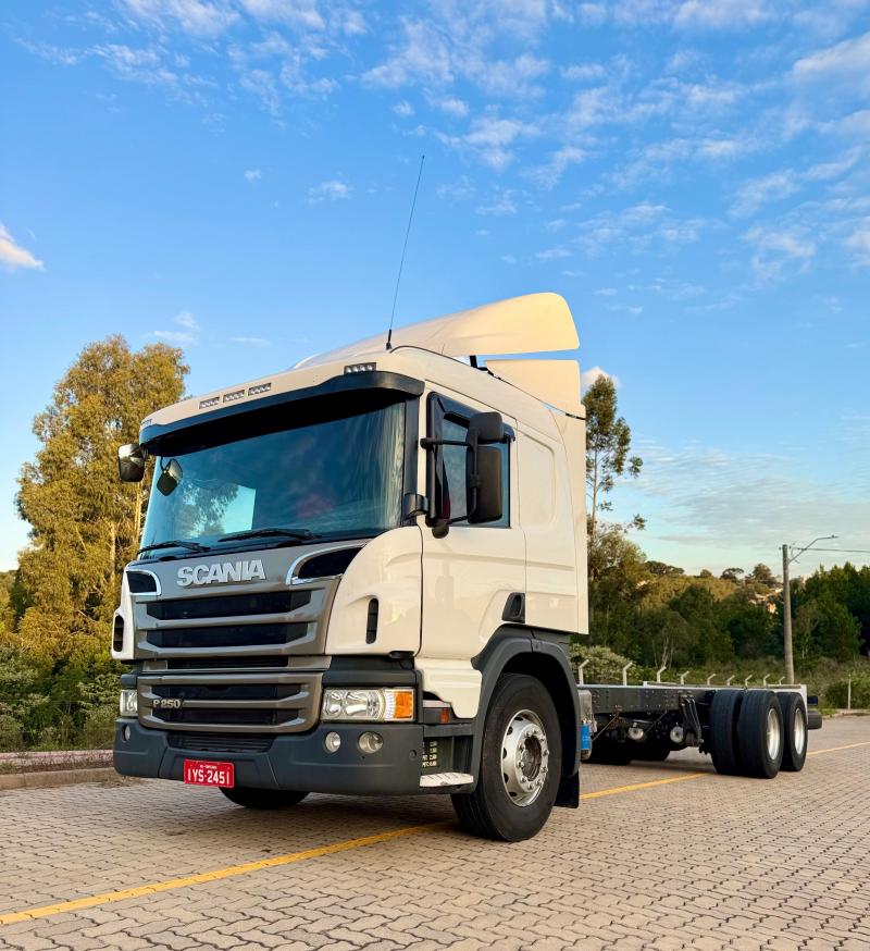 SCANIA/P250 ANO 2018 CABINE LEITO, AUTOMATICO, TRUCK, COMPLETO, CHASSI