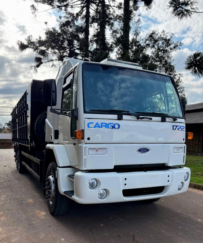 FORD/CARGO 1722 ANO 2003 TRUCK, COM CAÇAMBA AGRICOLA, CABINE ESTENDIDA