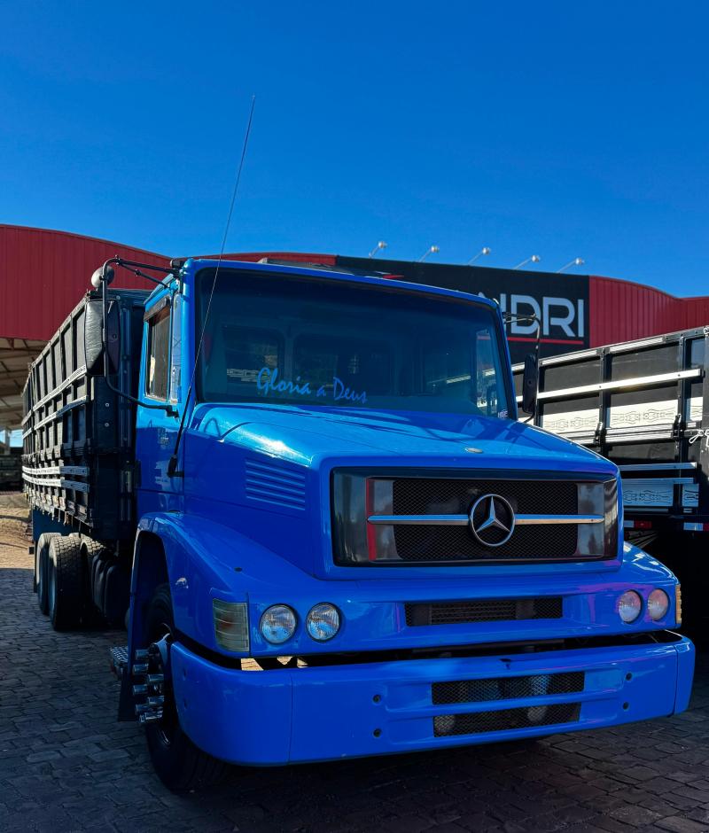 M. BENZ/L 1620 ANO 2003 6X2 COM CARROCERIA GRANELEIRA