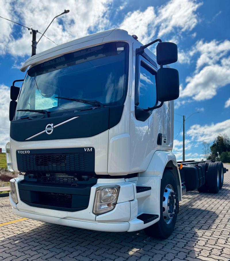 VOLVO/VM 330 LEITO ANO 2019 TRUCK, AUTOMATICO, COMPLETO, NO CHASSI